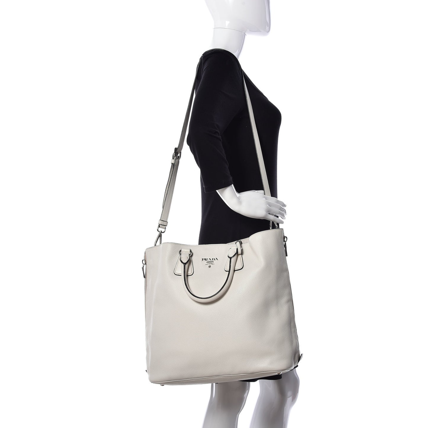 Vitello Daino Side Zip Tote Talco
