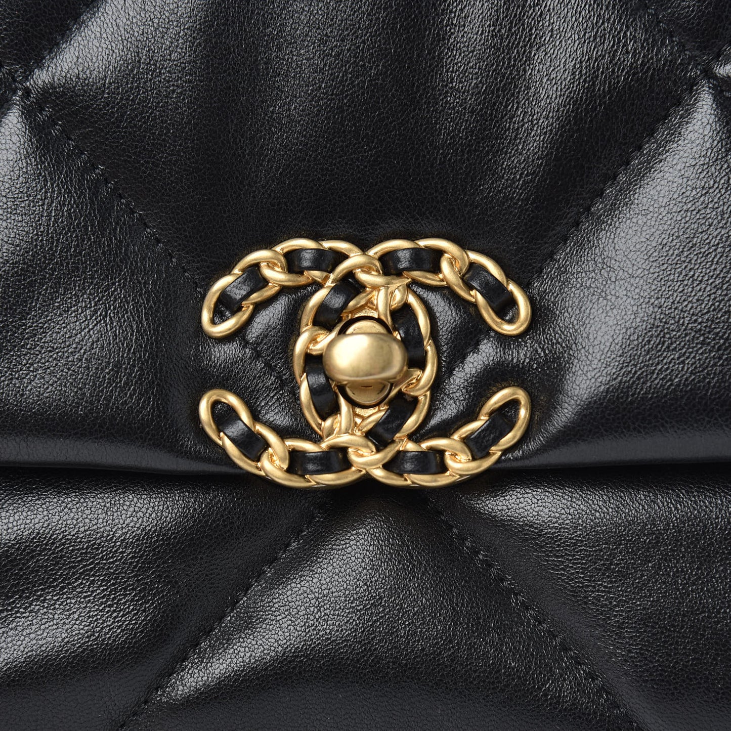 Lambskin Quilted Medium Chanel 19 Flap Black