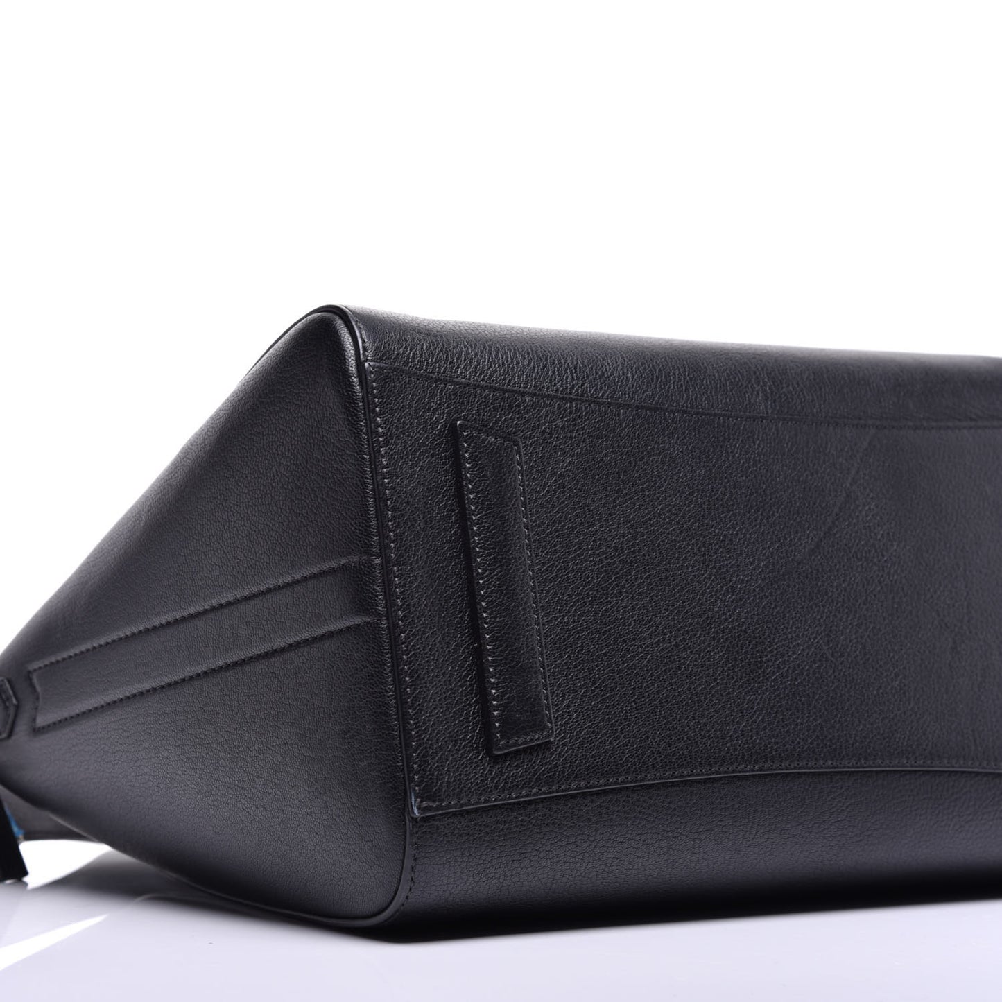 Sugar Goatskin Medium Antigona Black