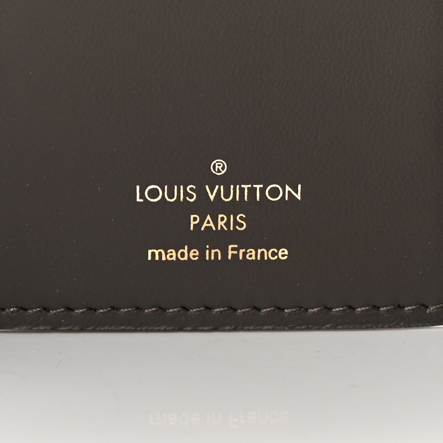 Taurillon Capucines Compact Wallet Galet