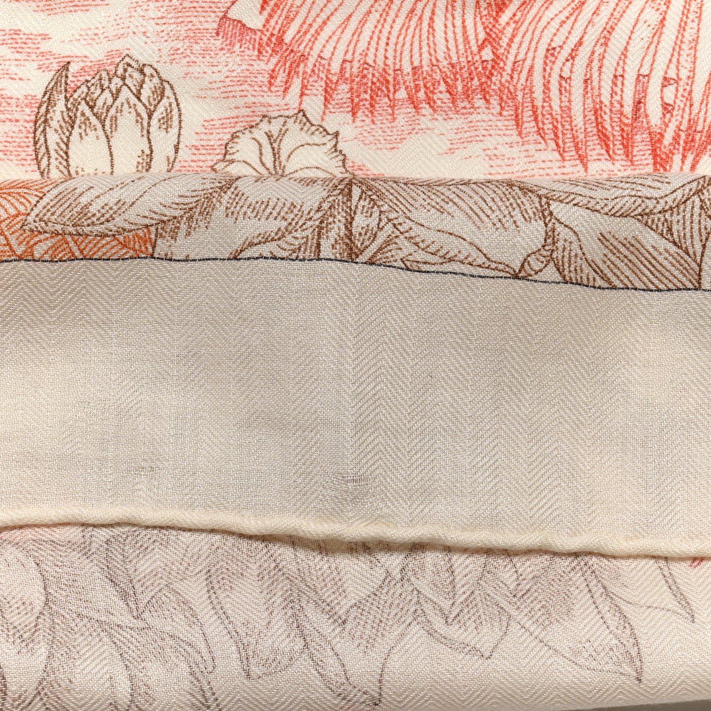 Cashmere Silk Faubourg Tropical Shawl 140 White Rouge Corail
