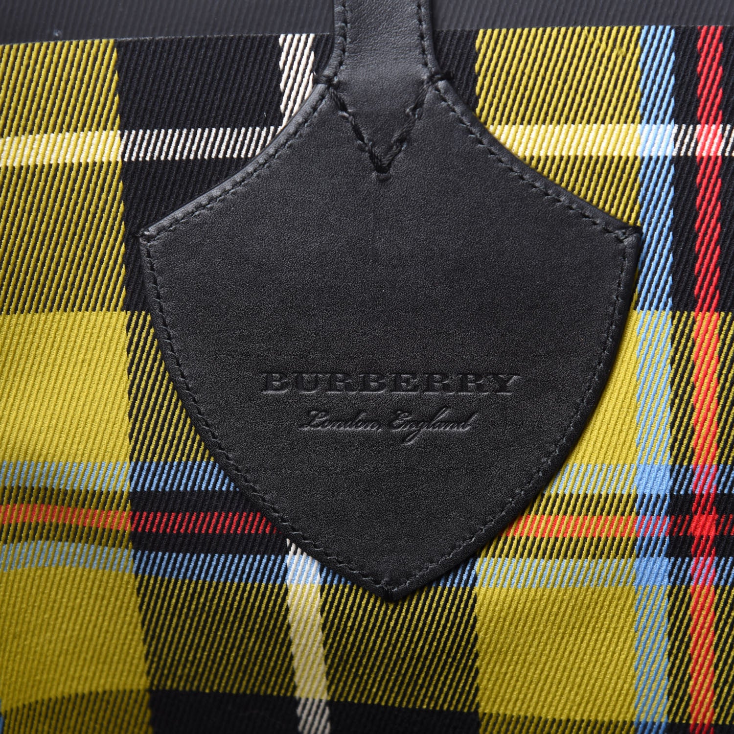 Burberry Vintage Check Extra Large The Giant Reversible Tote Antique Yellow 9 of 17