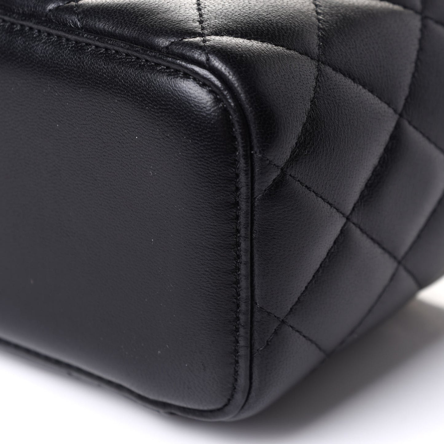 Lambskin Quilted Small Vanity Case With Chain Black