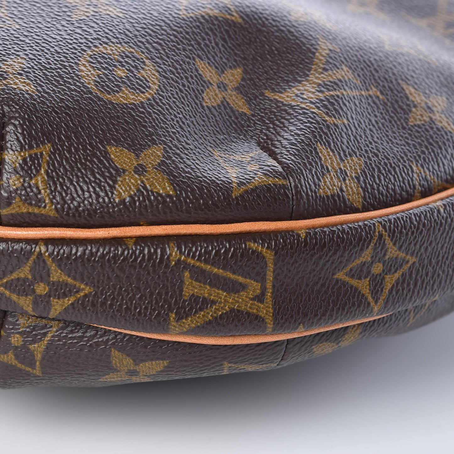 Monogram Croissant MM