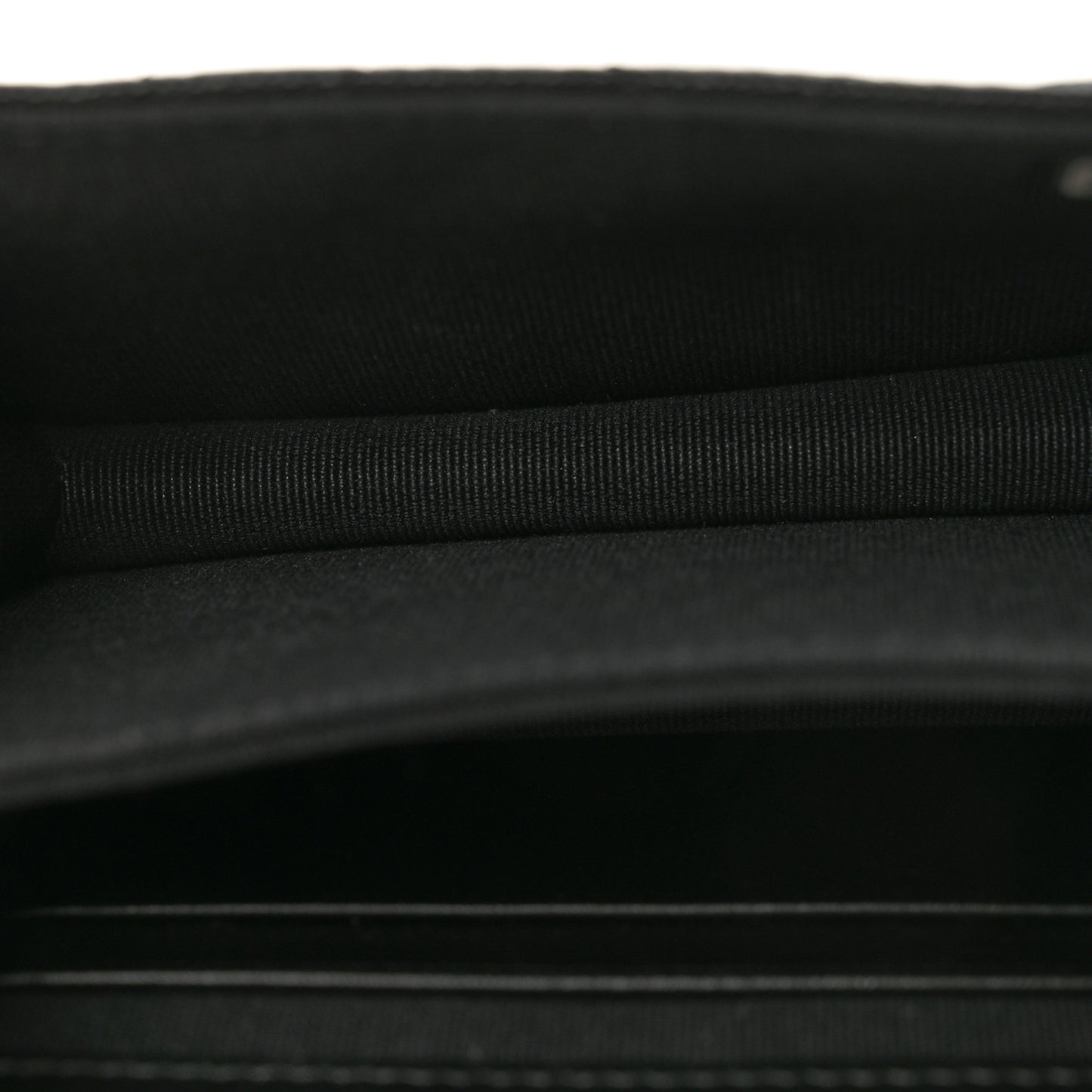 Shiny Caviar Quilted Clutch With Chain Black