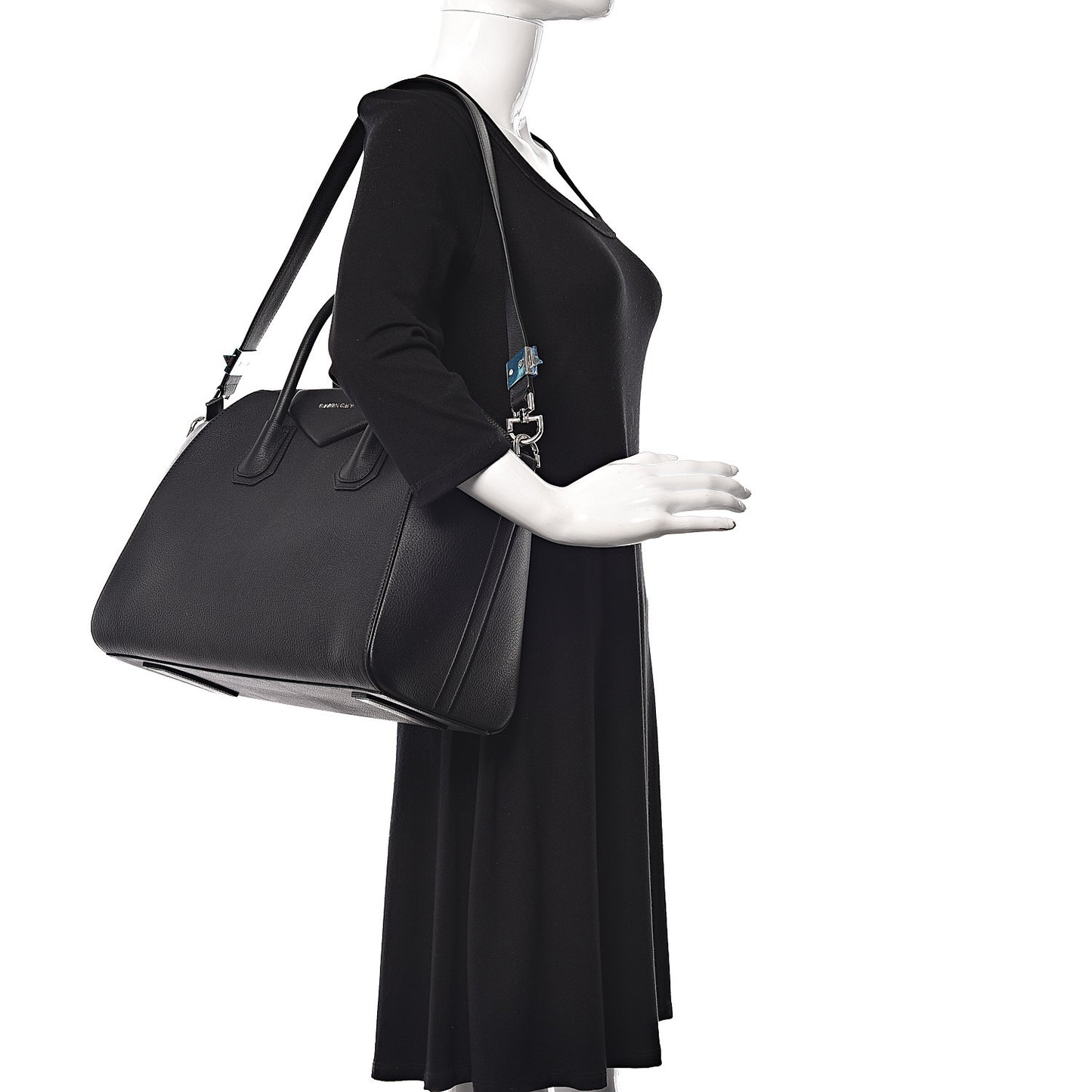Sugar Goatskin Medium Antigona Black