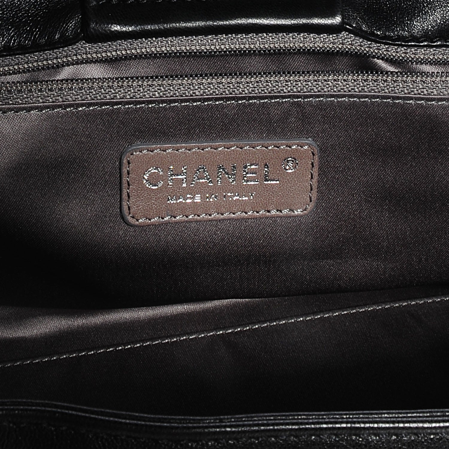 Chanel Lambskin Pearl Obsession Tote Black 6 of 7