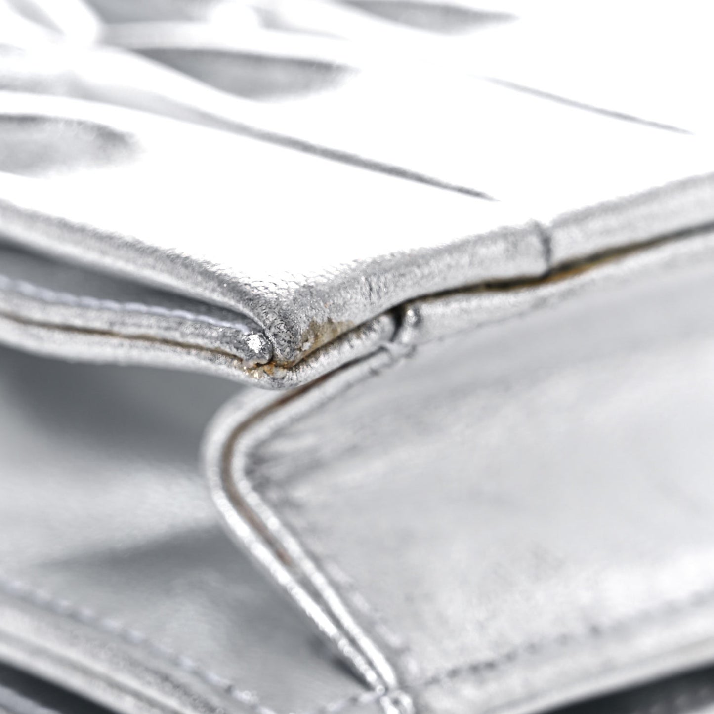 Metallic Lambskin Sac Pochette Argent