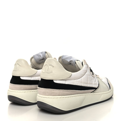 Chanel Suede Fabric Calfskin Womens CC Sneakers 39 White Light Gray 4 of 9