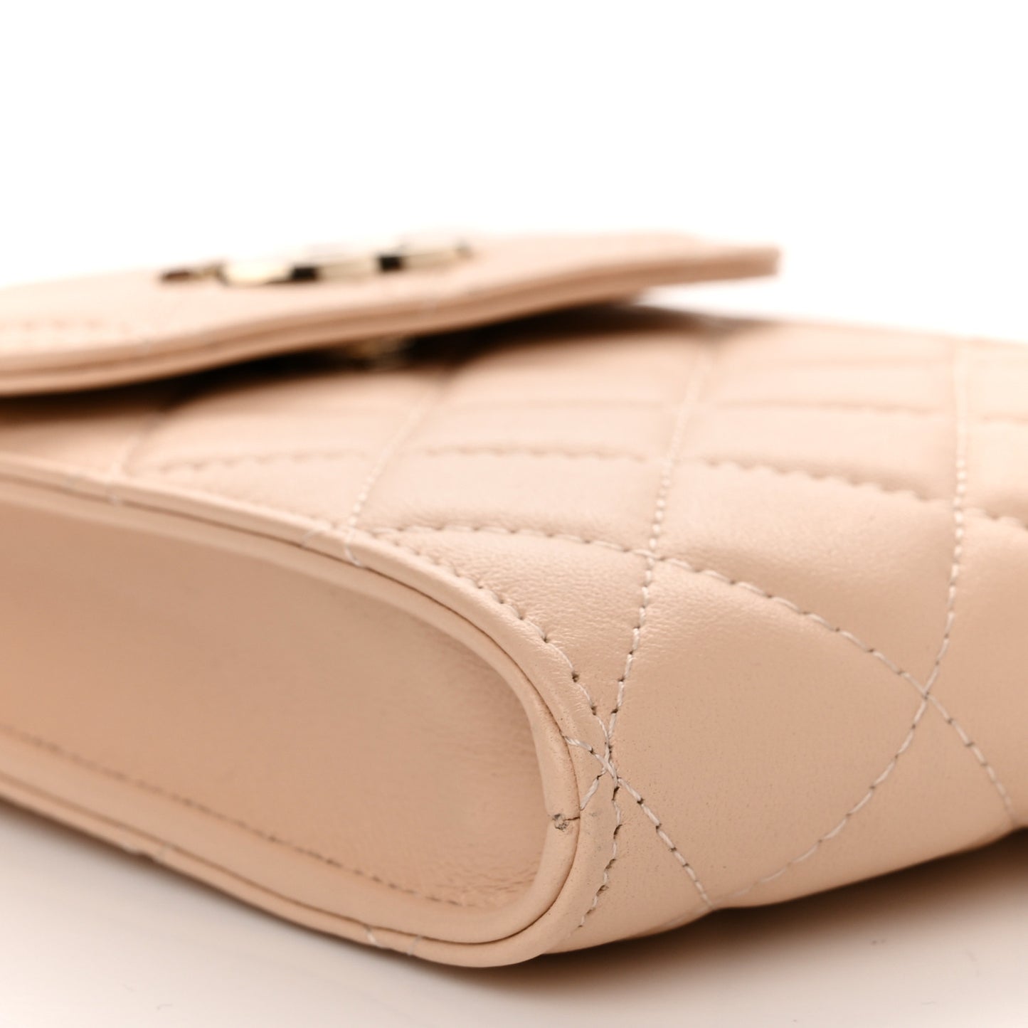 Lambskin Enamel Quilted Phone Holder With Chain Beige