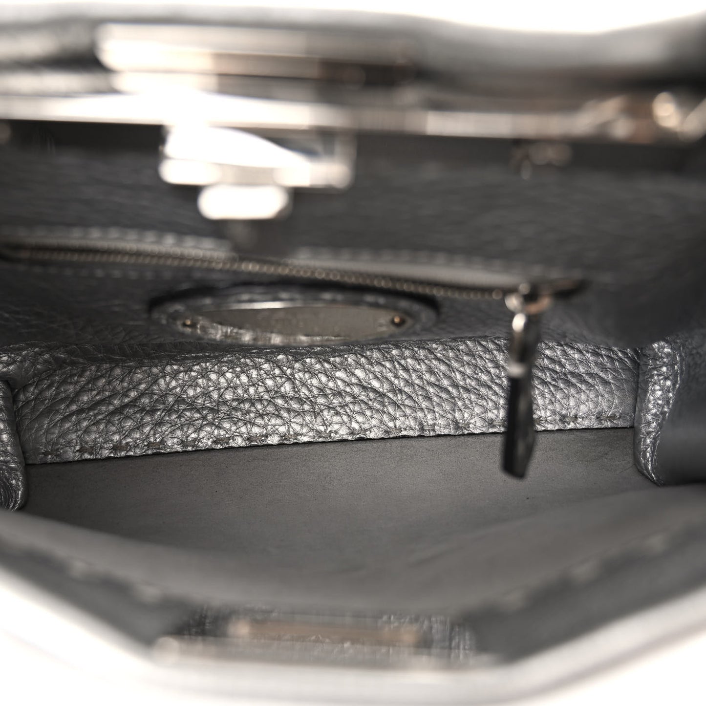 Cuoio Romano Lux Selleria Mini Peekaboo Iconic Satchel Argento