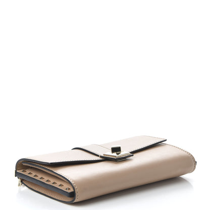 Valentino Garavani Calfskin Rockstud Chain Clutch Skin Sorbet 4 of 9