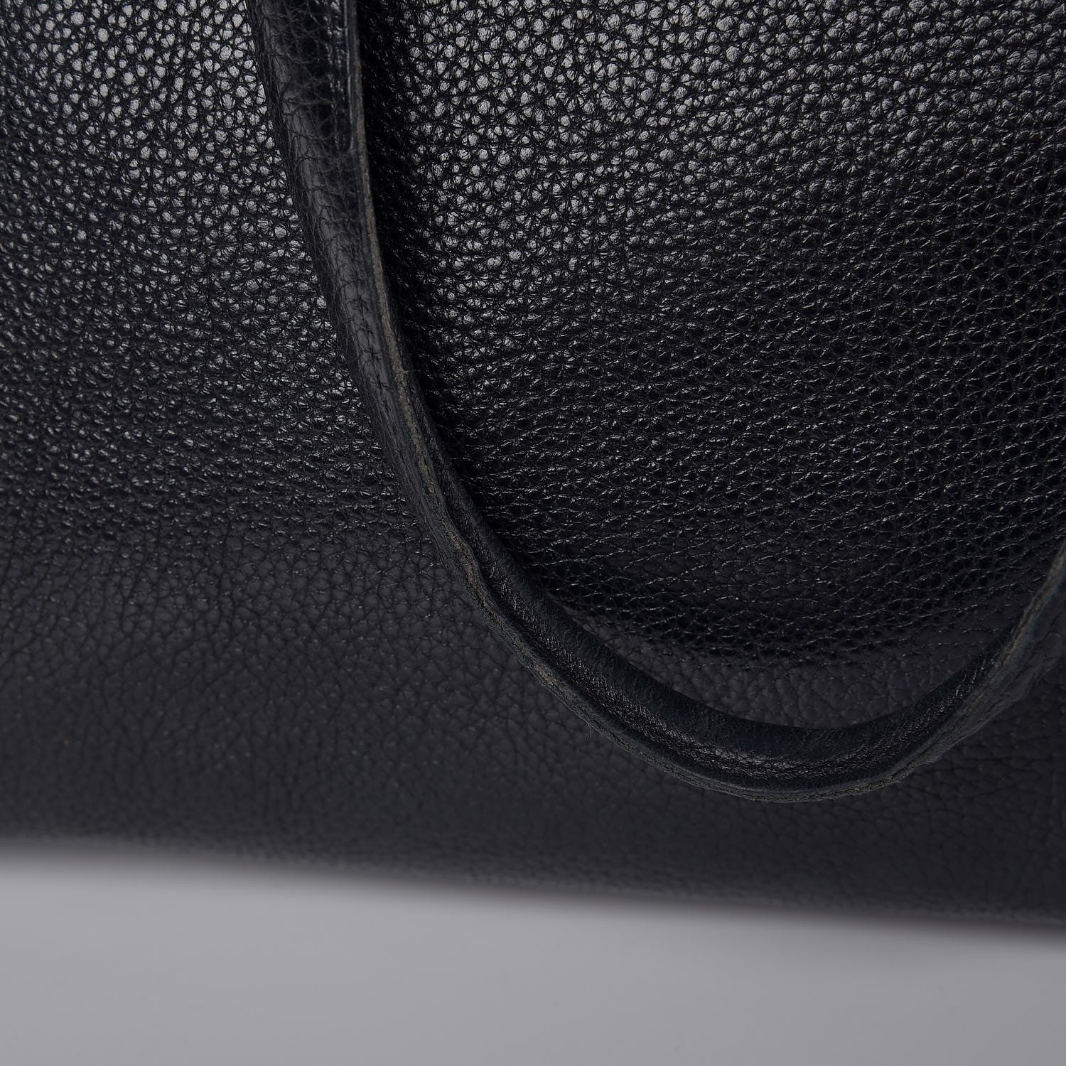 Alexander McQueen Pebbled Calfskin Large Skull Padlock Zip Around Tote Black 15 of 19