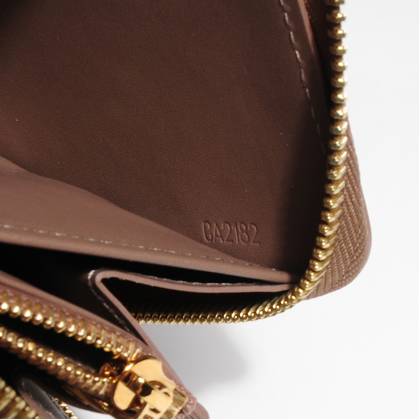 Vernis Zippy Wallet Beige Poudre