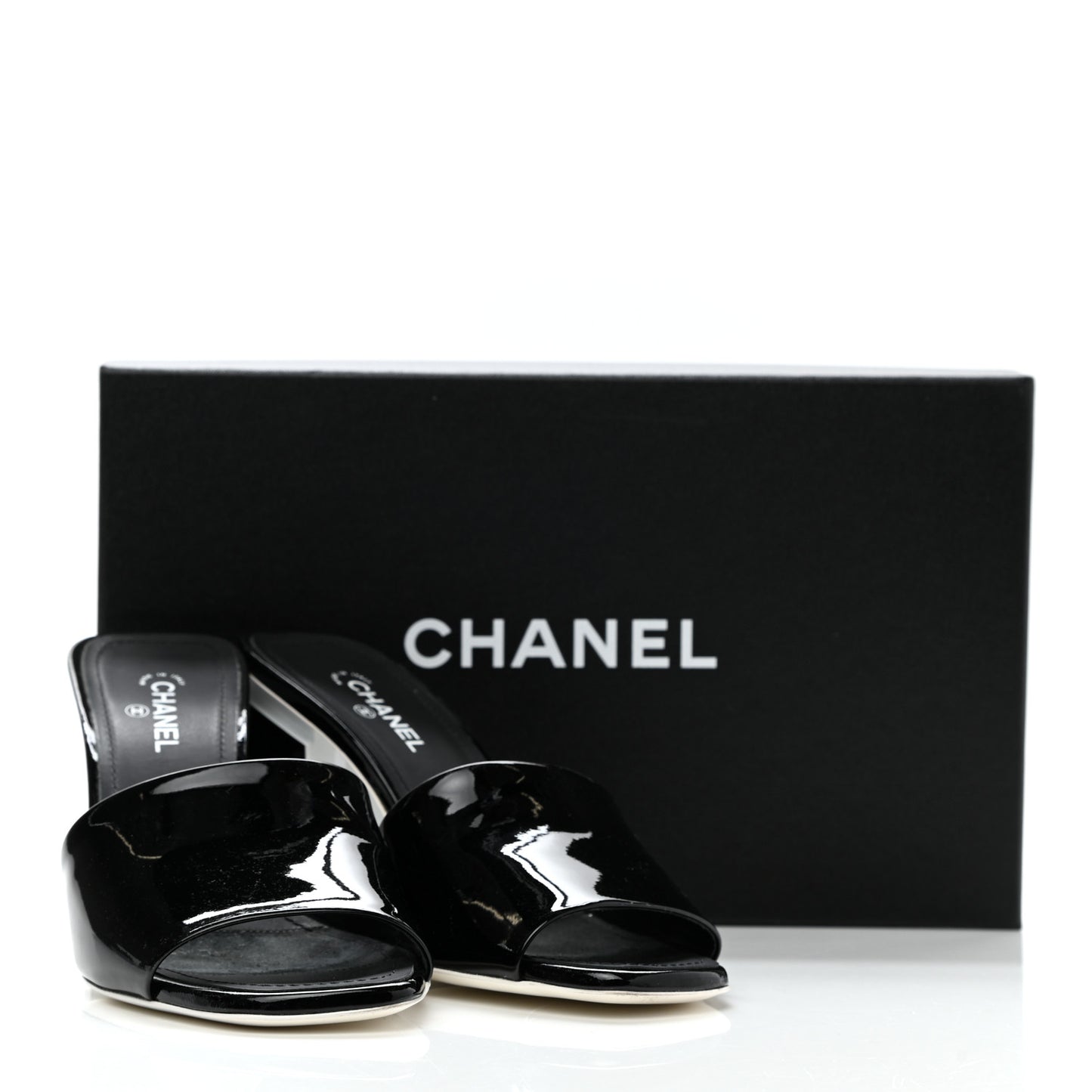 Patent Calfskin Mule 37.5 Black White