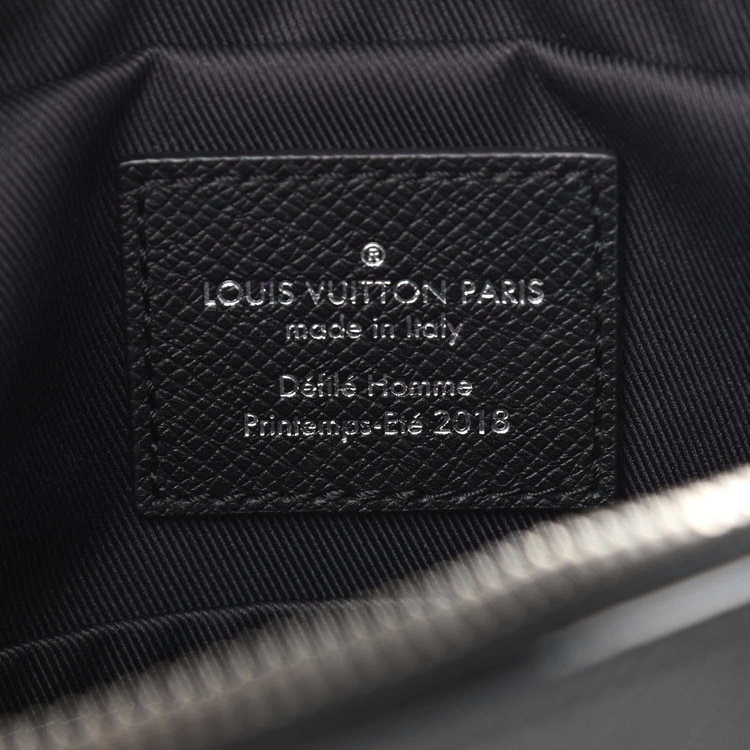 Louis Vuitton Taiga Outdoor Messenger PM Black 5 of 8