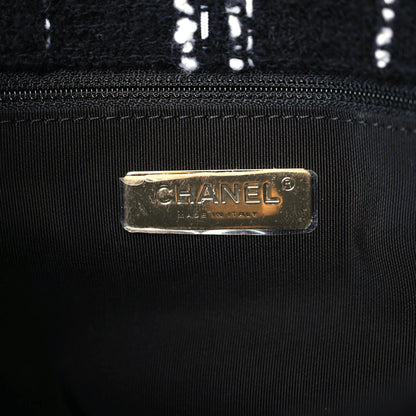Chanel Tweed Quilted Medium Chanel 19 Flap Black White 7 of 8