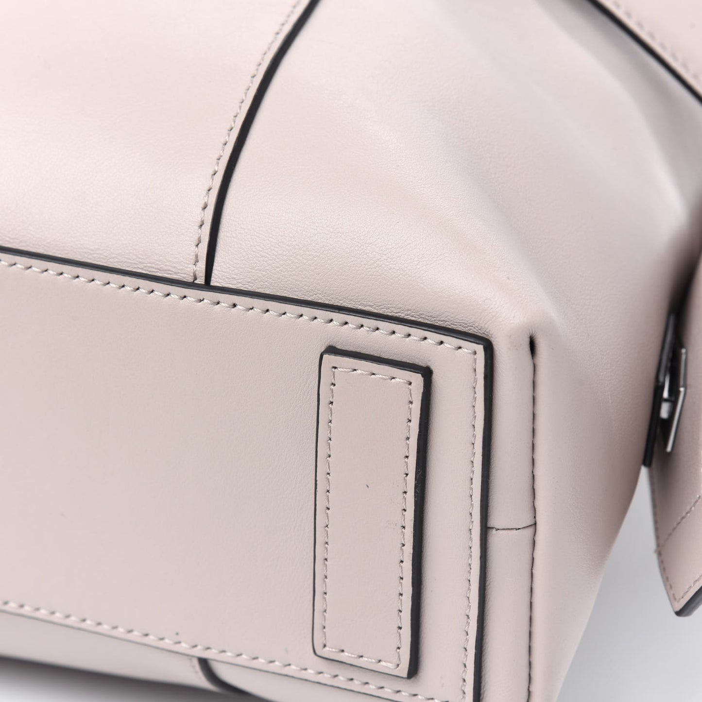 Smooth Calfskin Medium Soft Antigona Dune