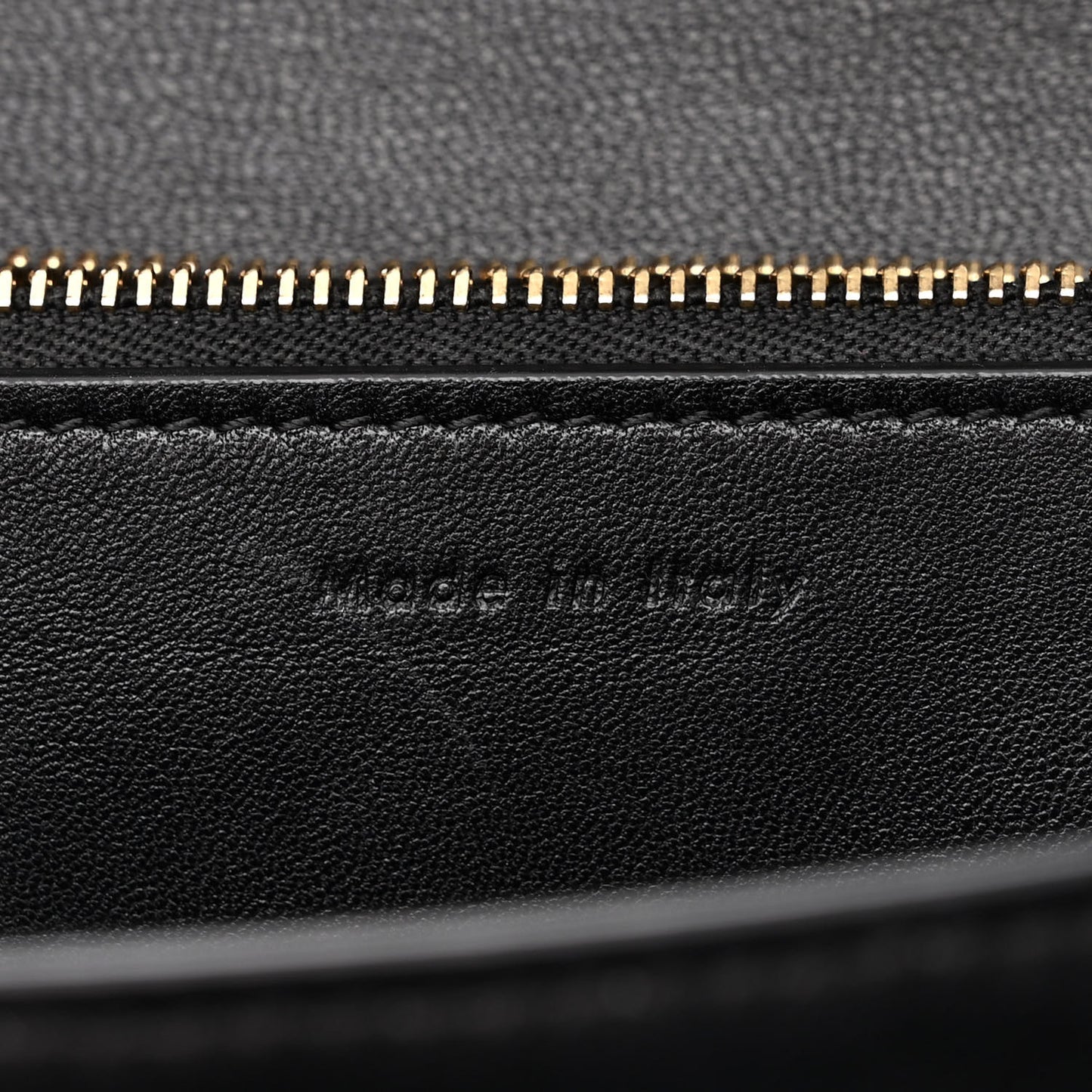 Box Calfskin Medium Classic Box Flap Black