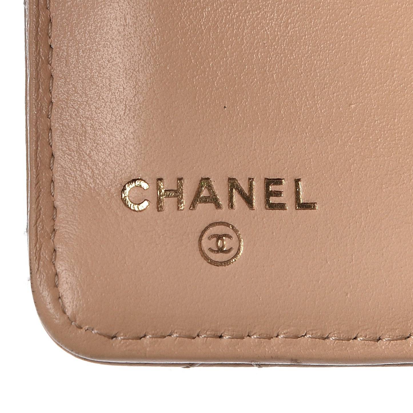 Caviar Quilted Zipped Pocket Wallet Beige