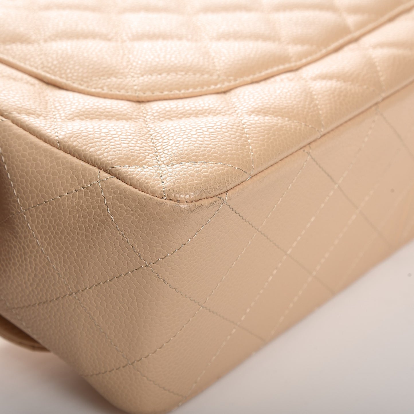 Caviar Quilted Jumbo Single Flap Beige Clair