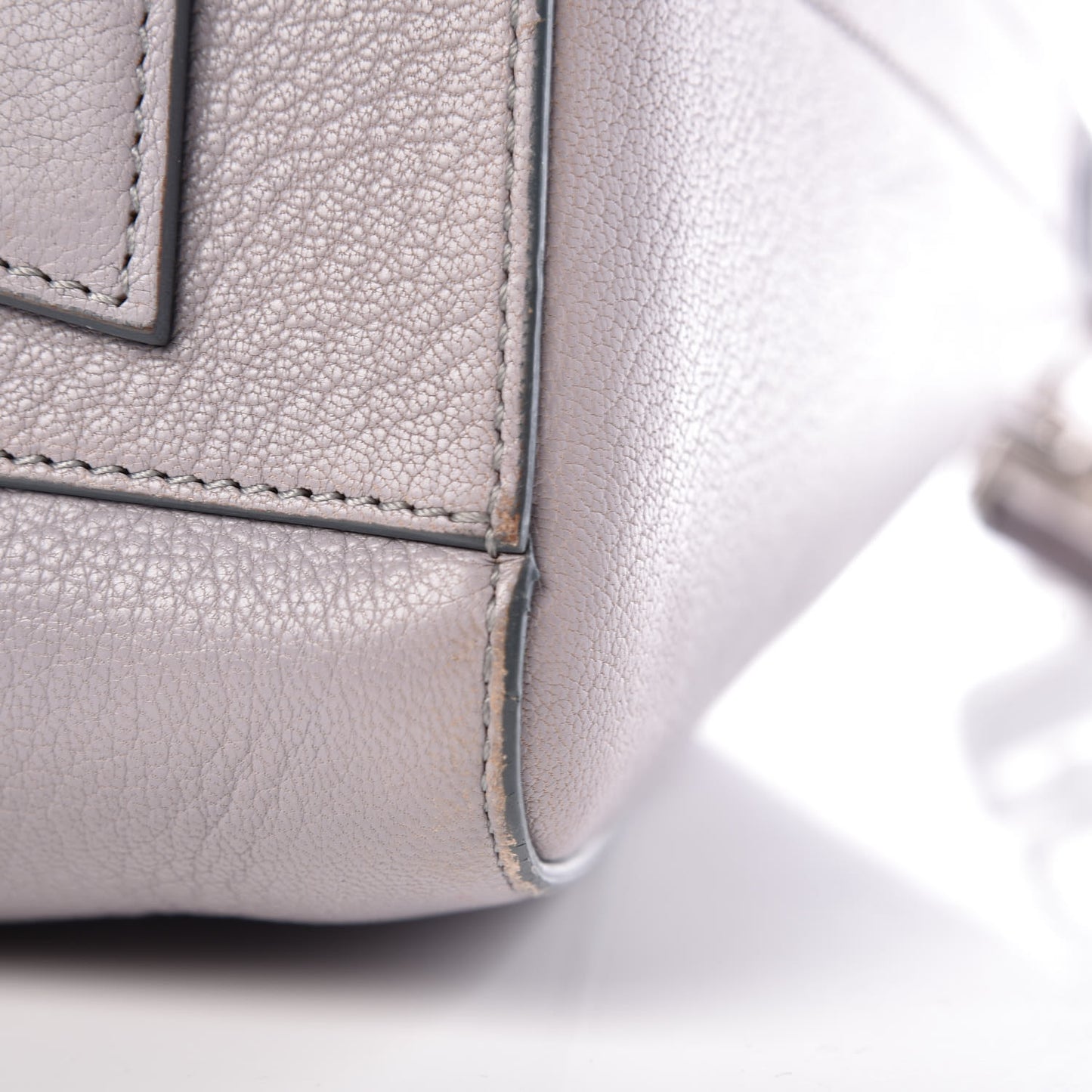 Sugar Goatskin Medium Antigona Pearl Grey