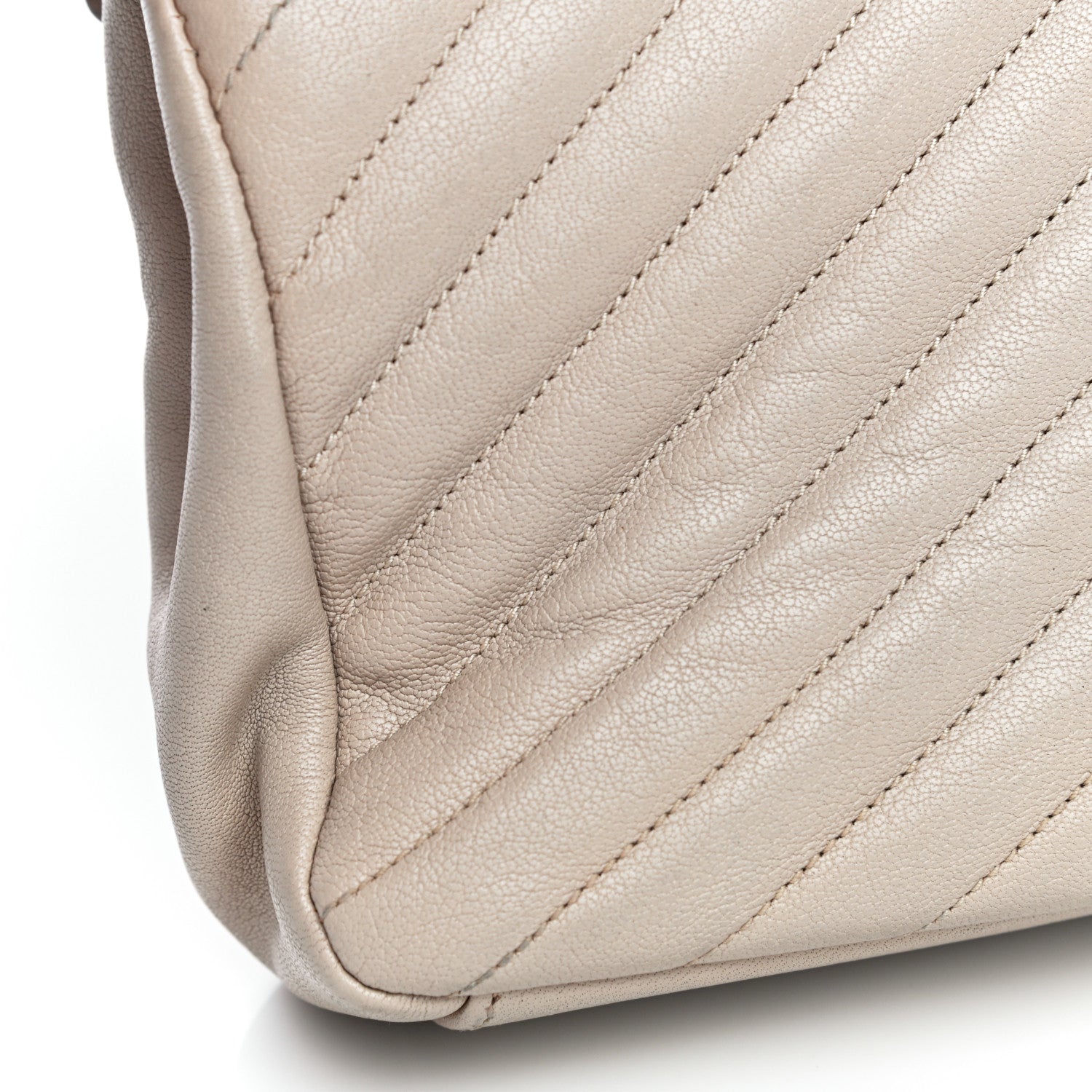 Saint Laurent Sheepskin Matelasse Chevron Monogram Medium College Bag Rose Antic 16 of 17