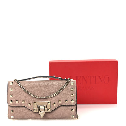 Valentino Garavani Pebbled Calfskin Rockstud Flip Lock Wallet On Chain Poudre 11 of 11