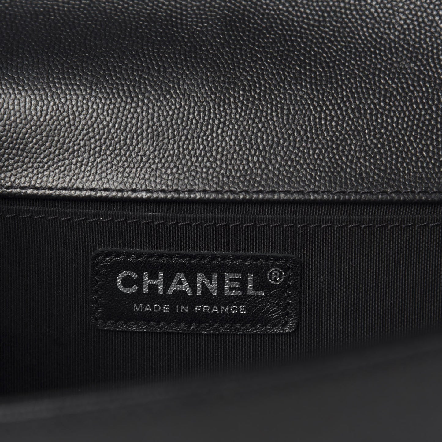 Caviar Quilted Medium Boy Flap So Black
