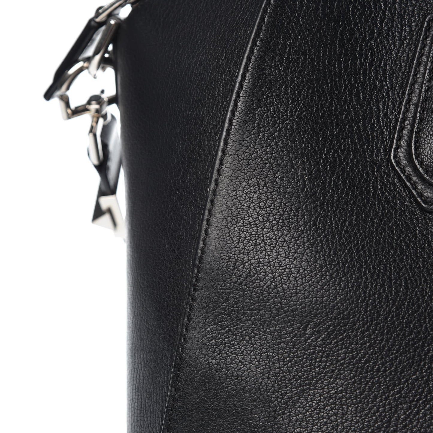 Sugar Goatskin Medium Antigona Black