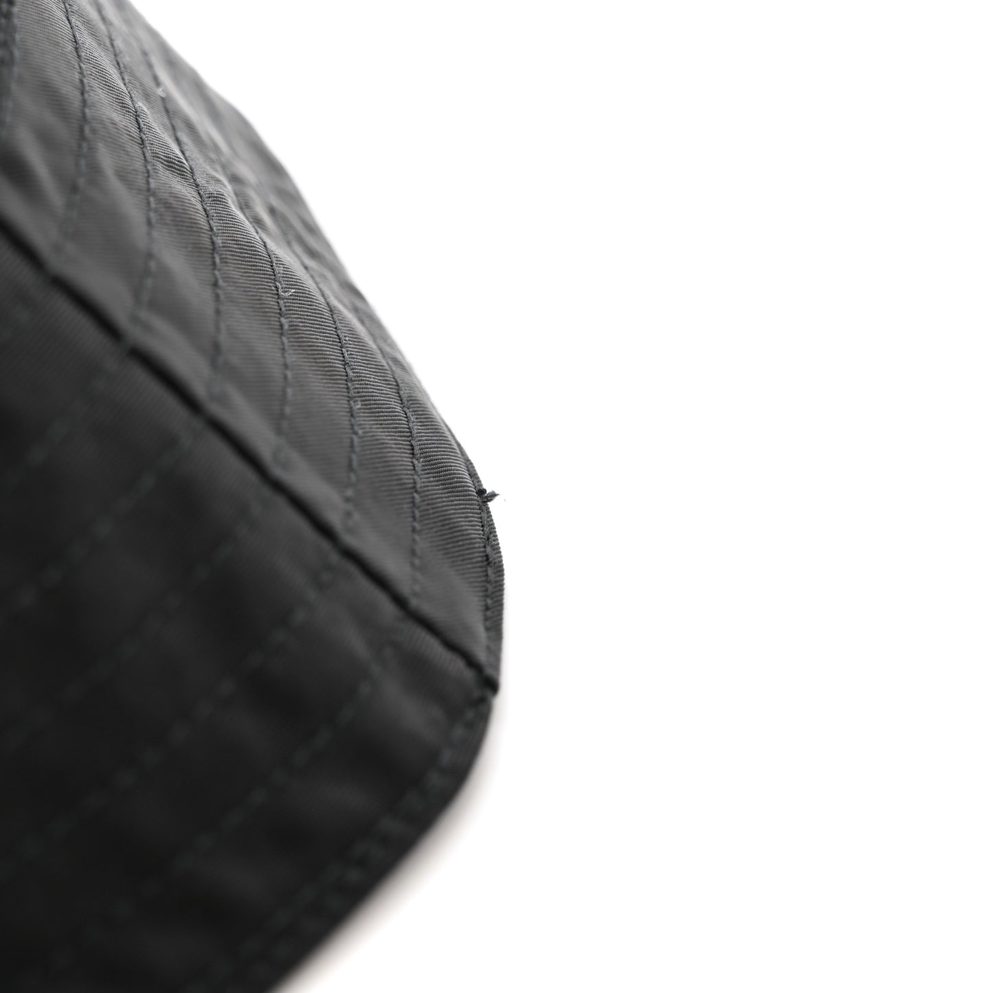 Re-Nylon Rubber Logo Mens Bucket Hat S Black