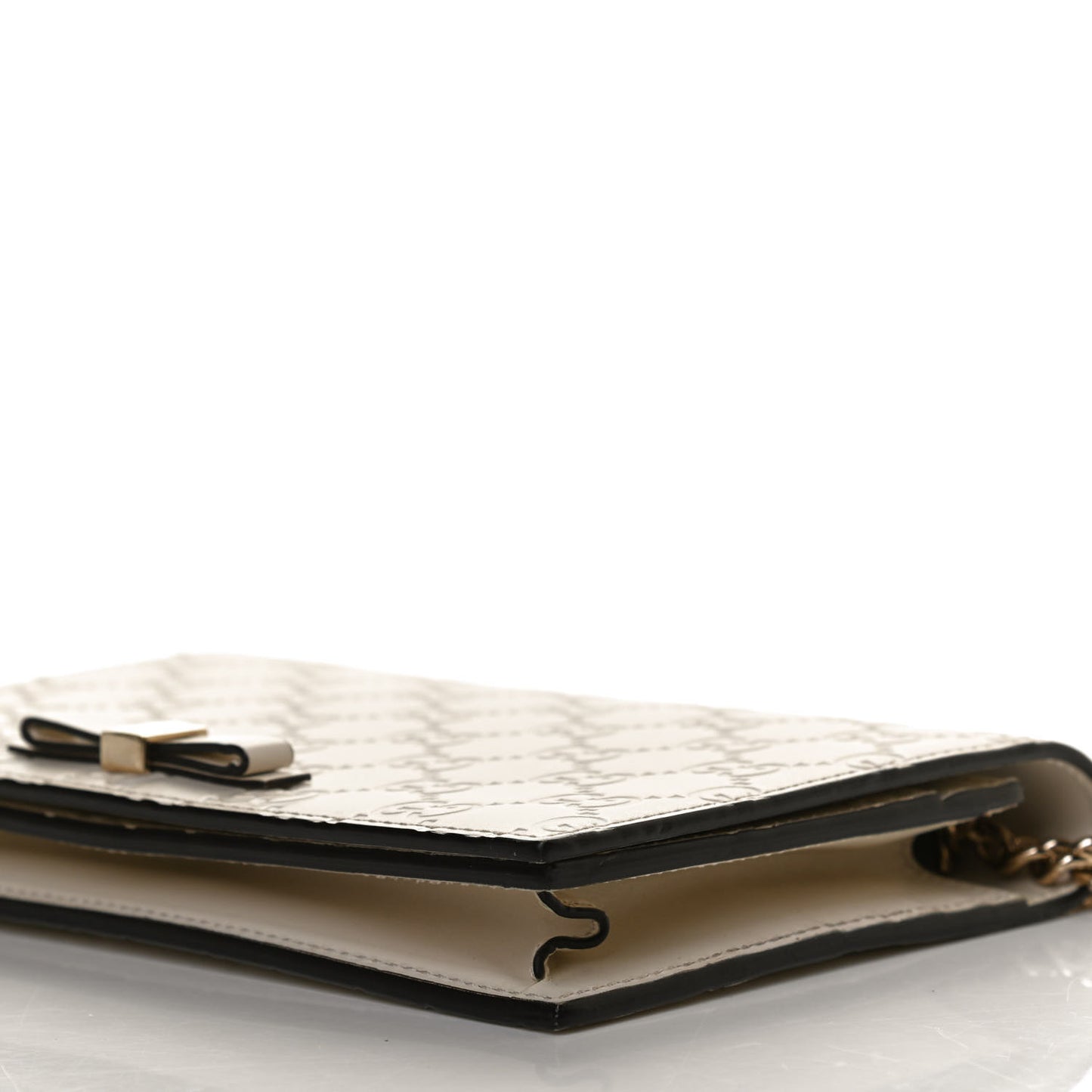Guccissima Signature Bowy Chain Wallet Mystic White