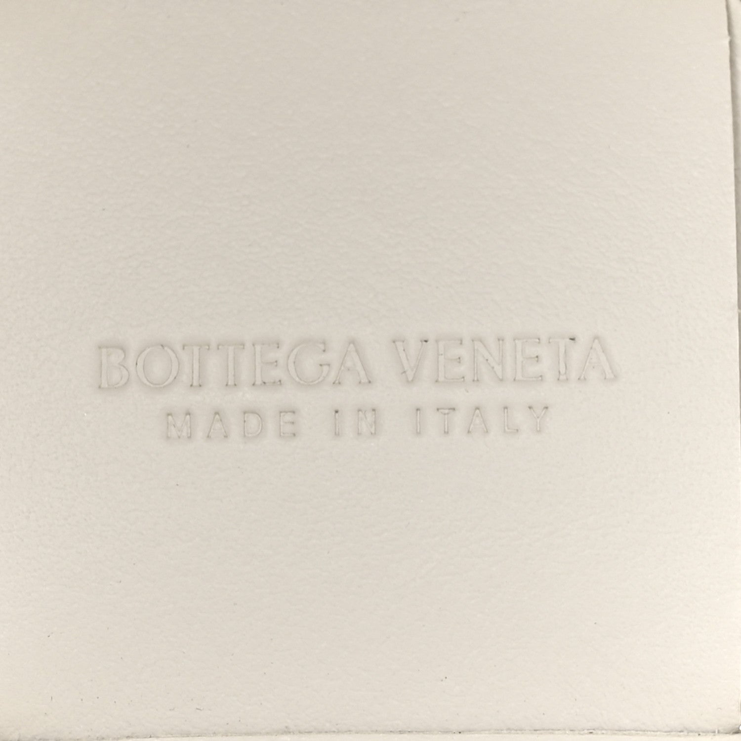 Bottega Veneta Lambskin Maxi Intrecciato Small Cassette Crossbody Bucket Bag White 6 of 9