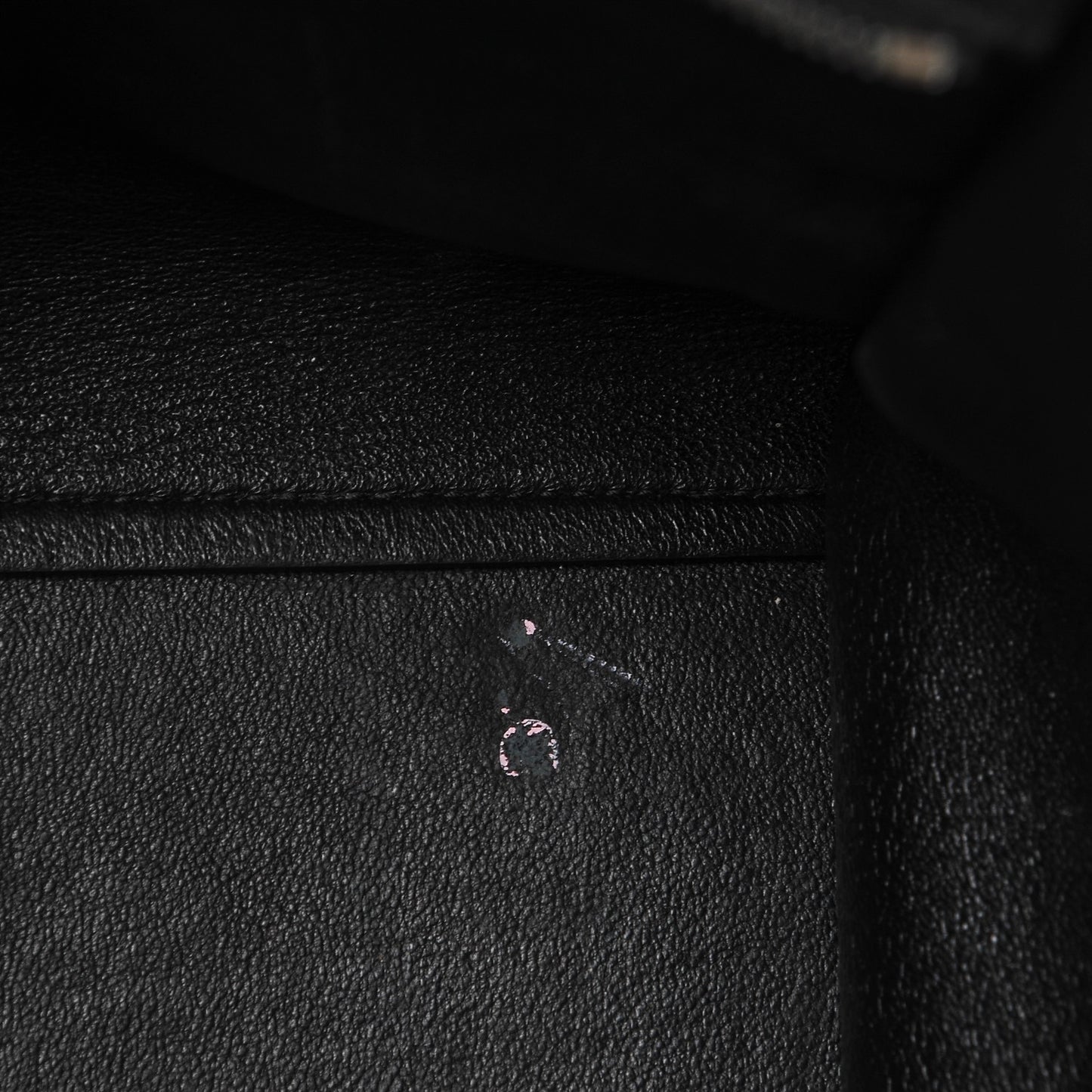 Drummed Calfskin Suede Large Trapeze Black