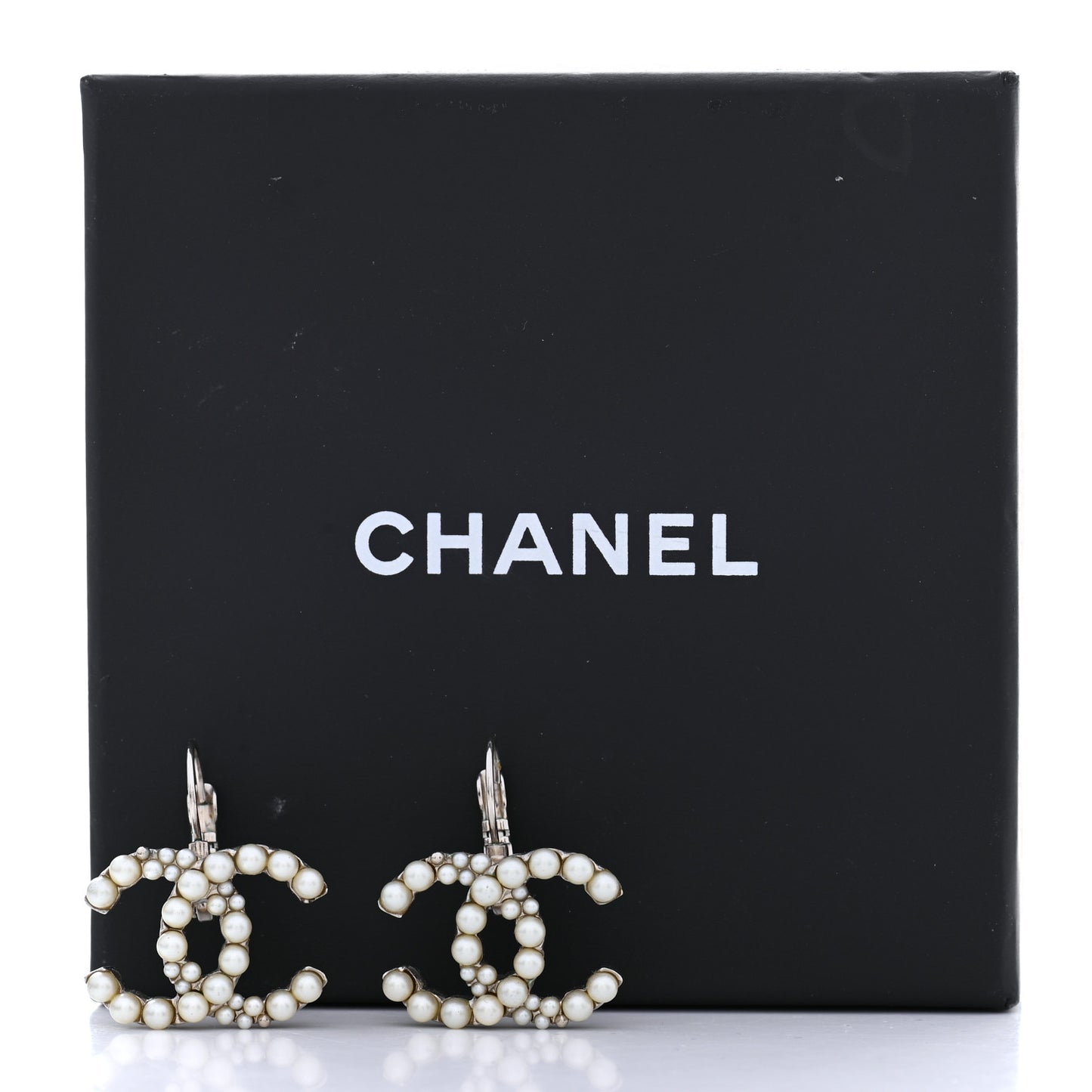 Pearl CC Dangle Earrings Silver
