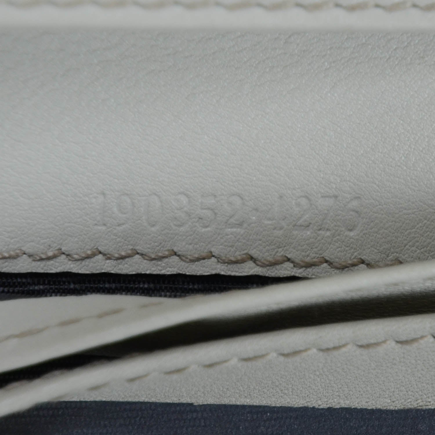 Gucci Guccissima Leather Compact Hysteria Wallet 9 of 9