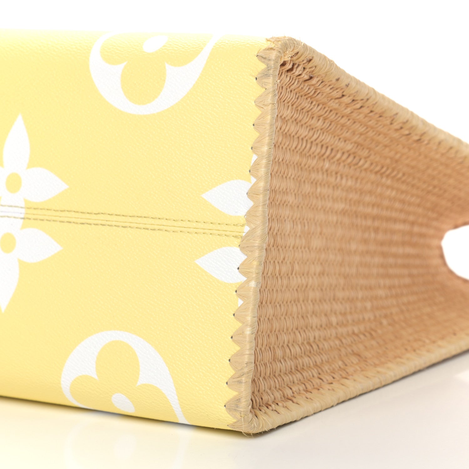 Louis Vuitton Monogram Giant By The Pool Hawaii Onthego GM Light Pink 9 of 12