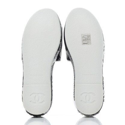 Chanel Fabric Grosgrain Printed CC Espadrille Slip On Sandals 36 White Black 5 of 14