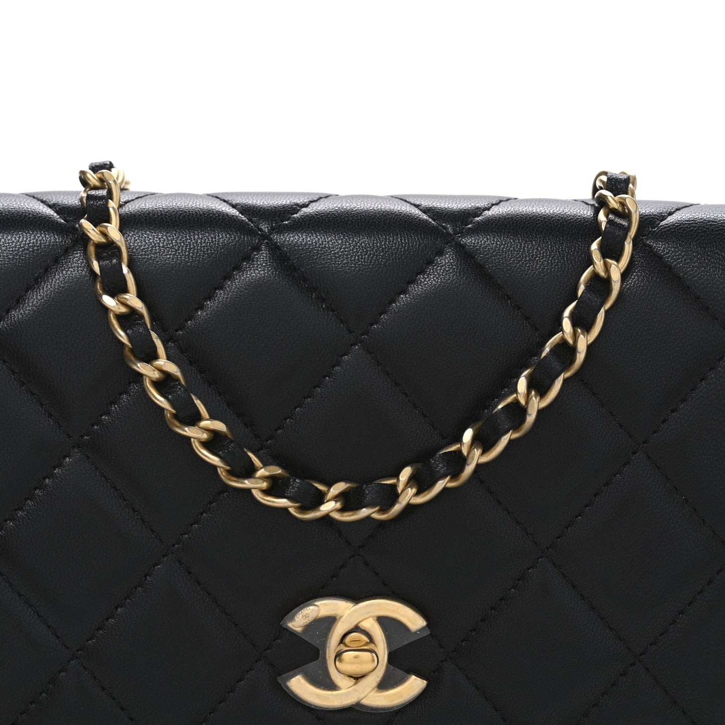 Lambskin Quilted CC Pearl Crush Wallet on Chain WOC Black
