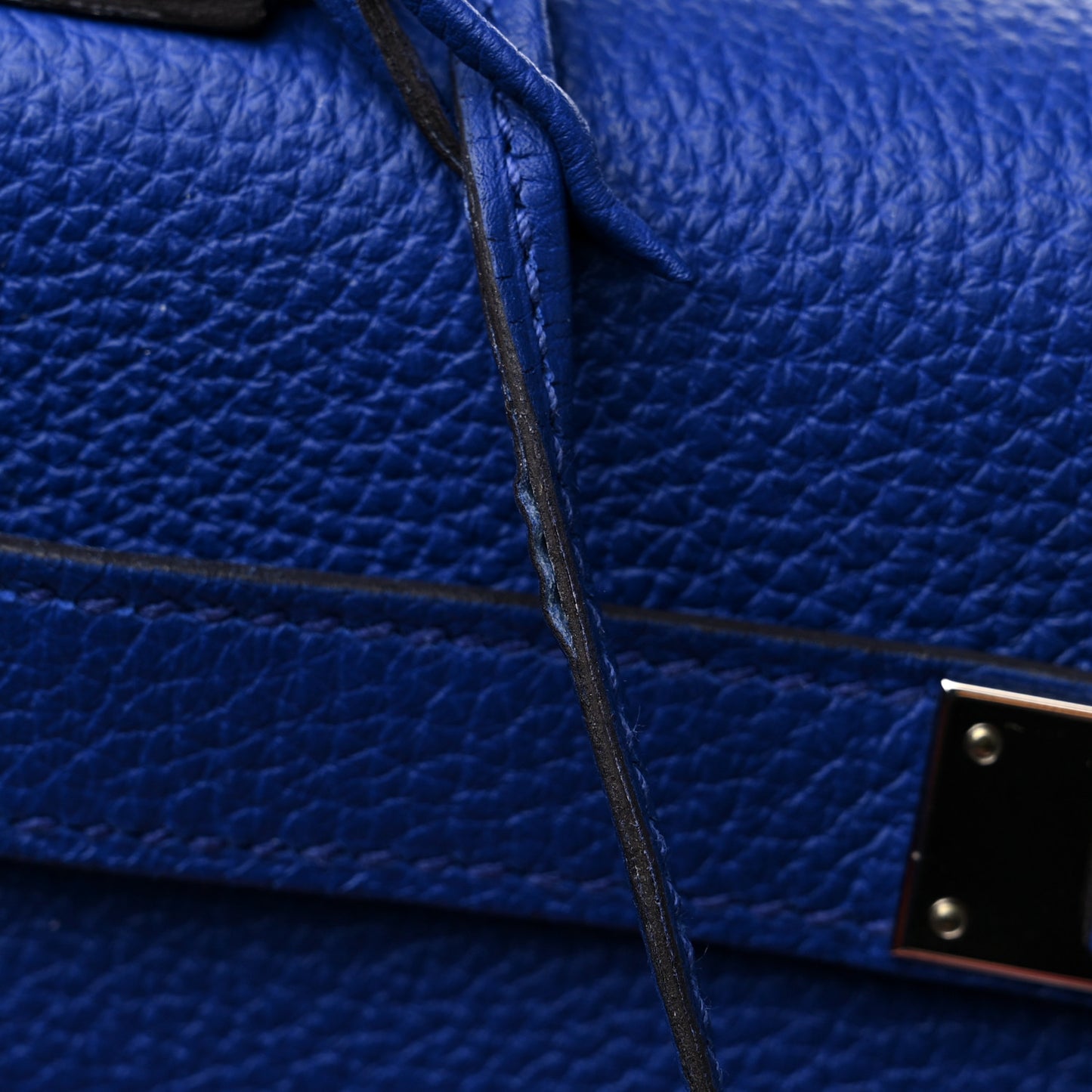 Togo Kelly Retourne 28 Bleu Electrique