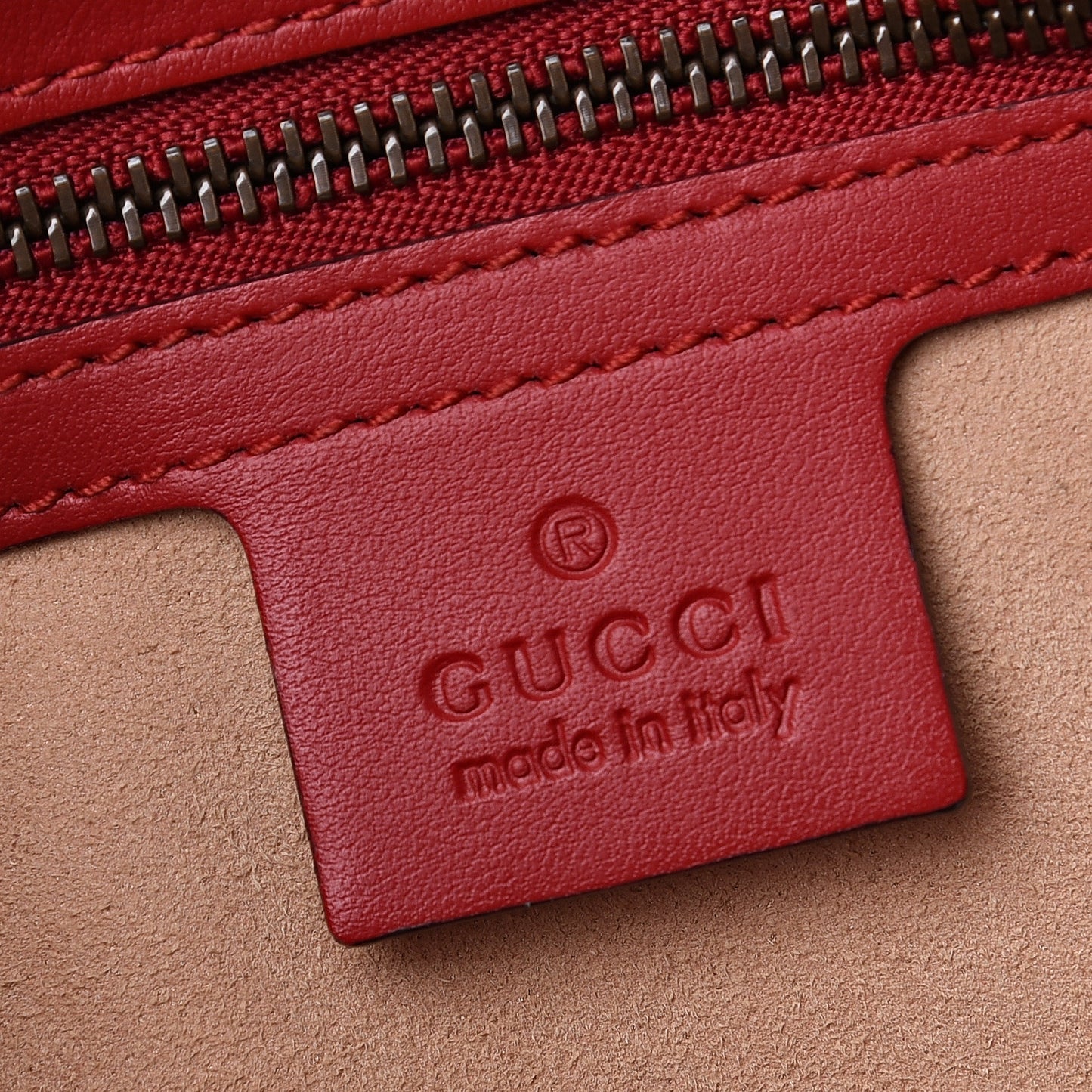 Calfskin Matelasse Small GG Marmont Shoulder Bag Hibiscus Red