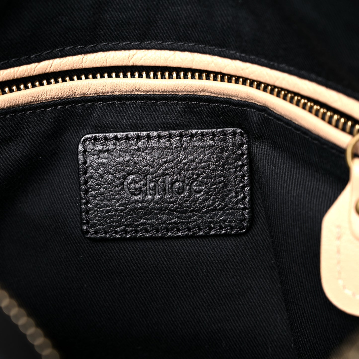 Calfskin Medium Paraty Black