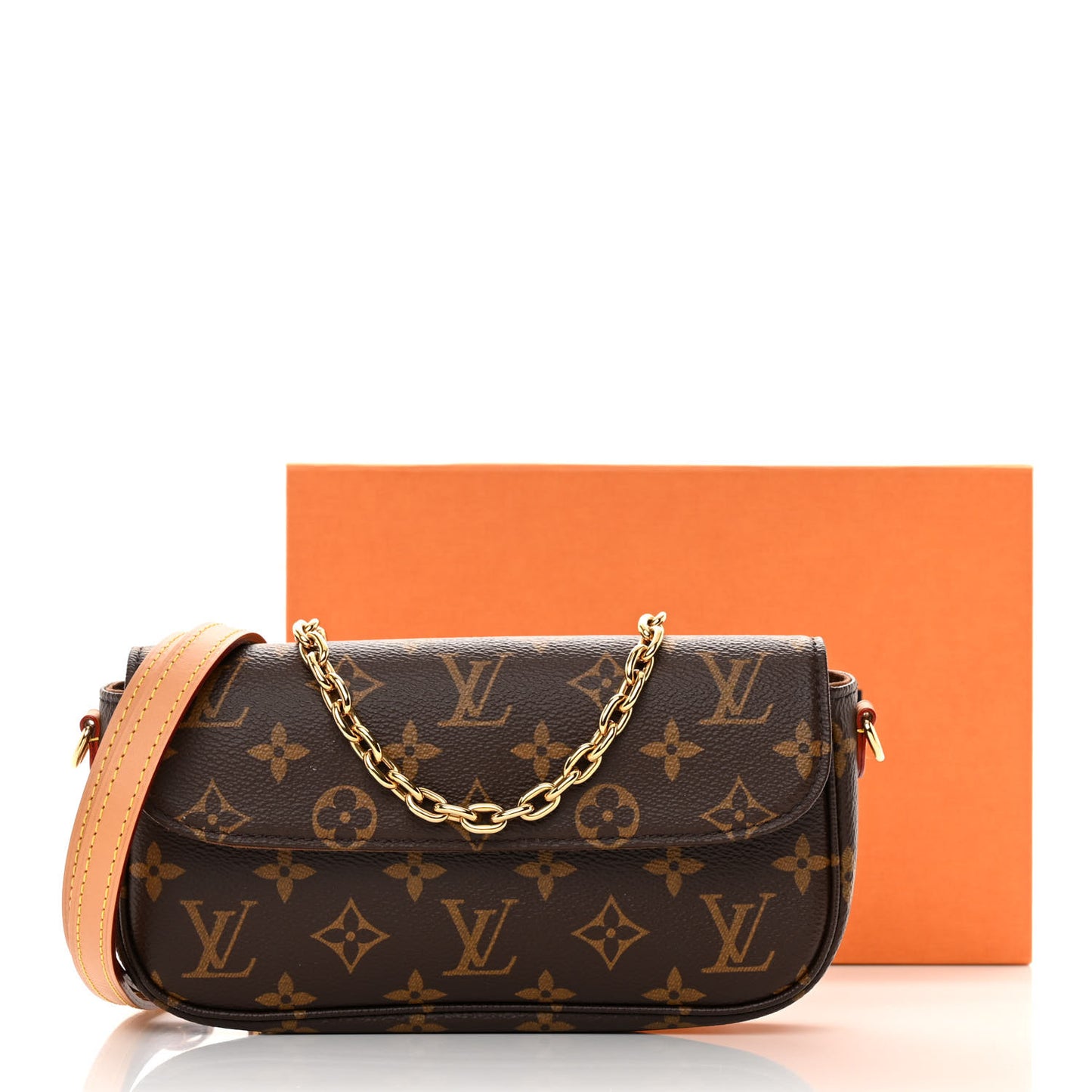Monogram Ivy Wallet On Chain
