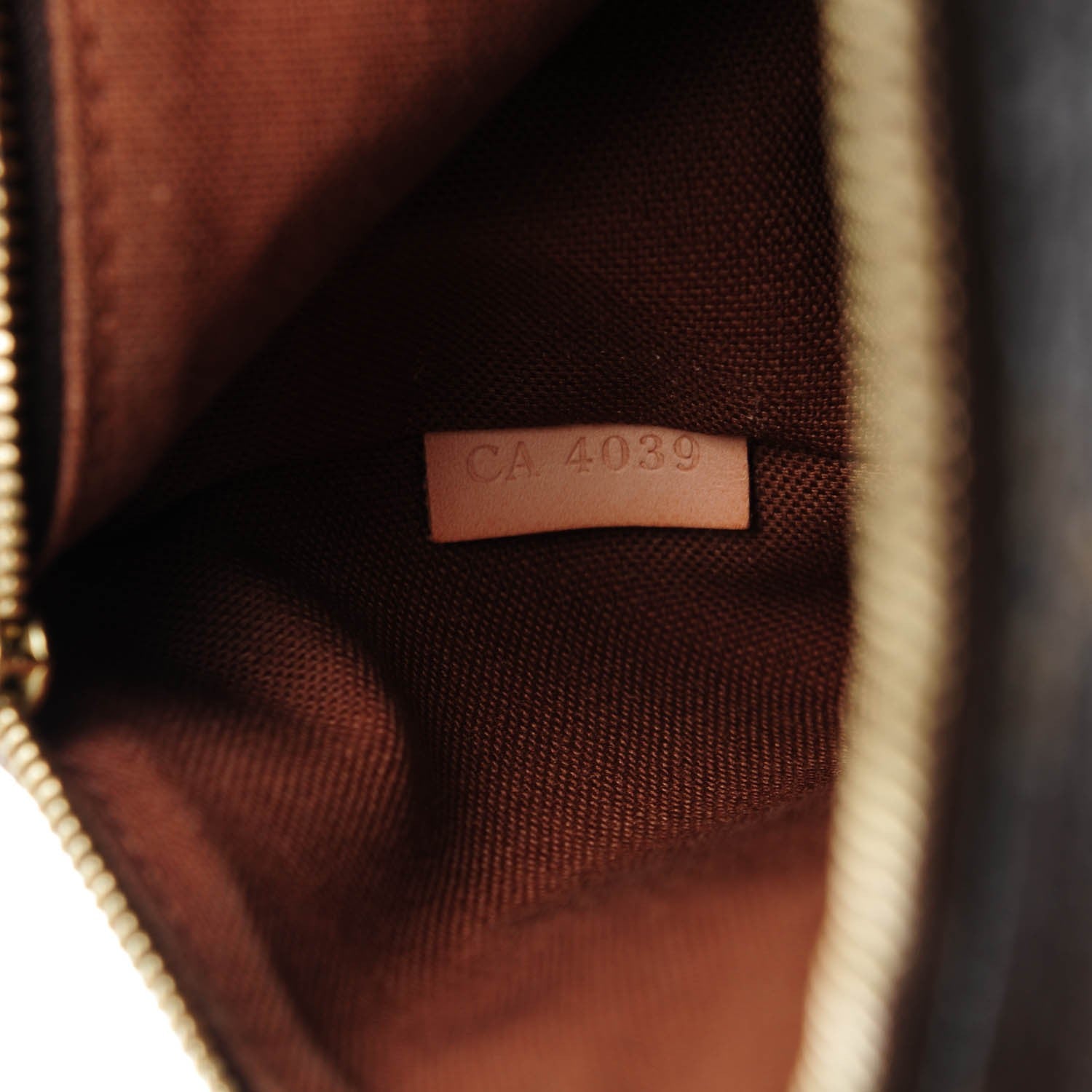 Louis Vuitton Monogram Cabas Beaubourg 7 of 7