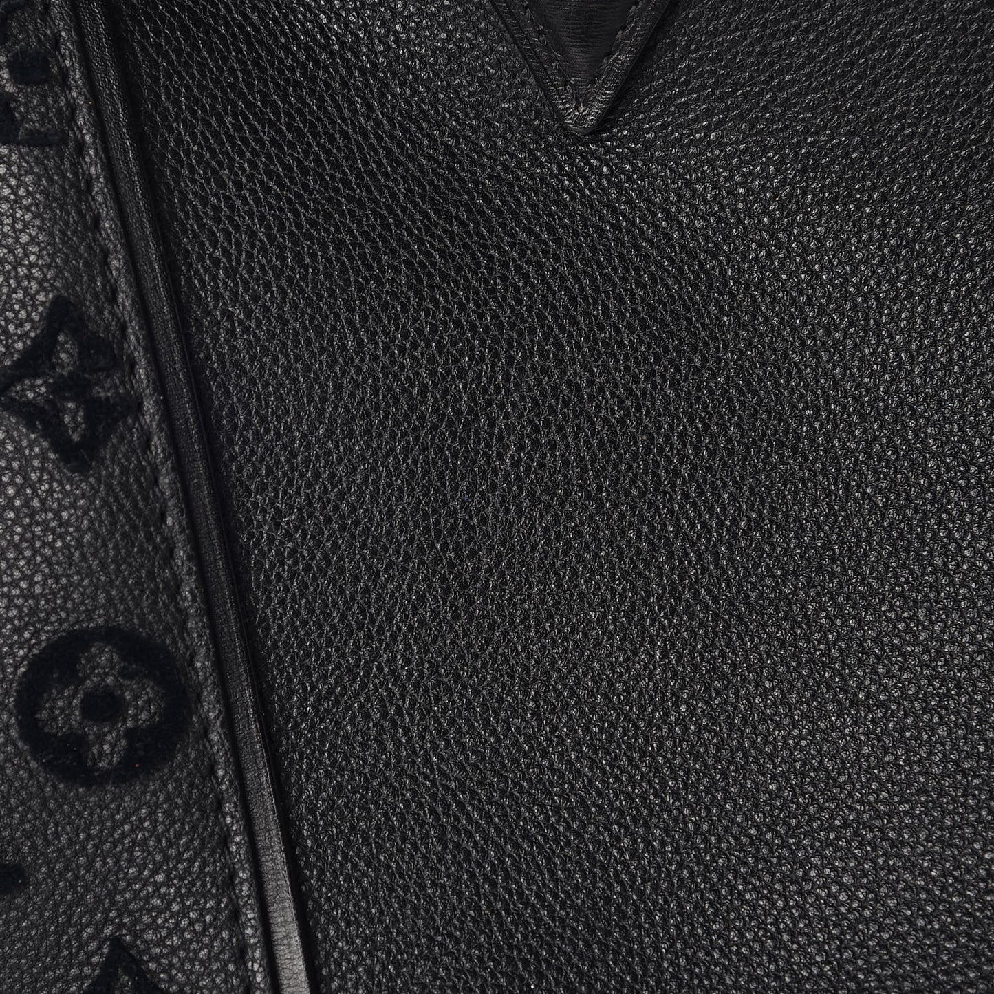 Veau Cachemire Tote W PM Black