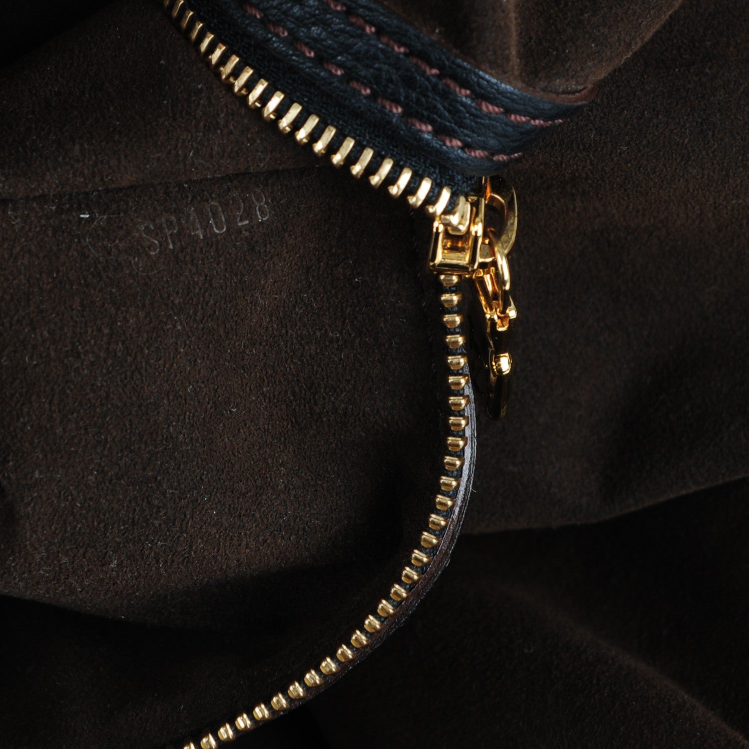 Louis Vuitton Mahina L Black 7 of 7