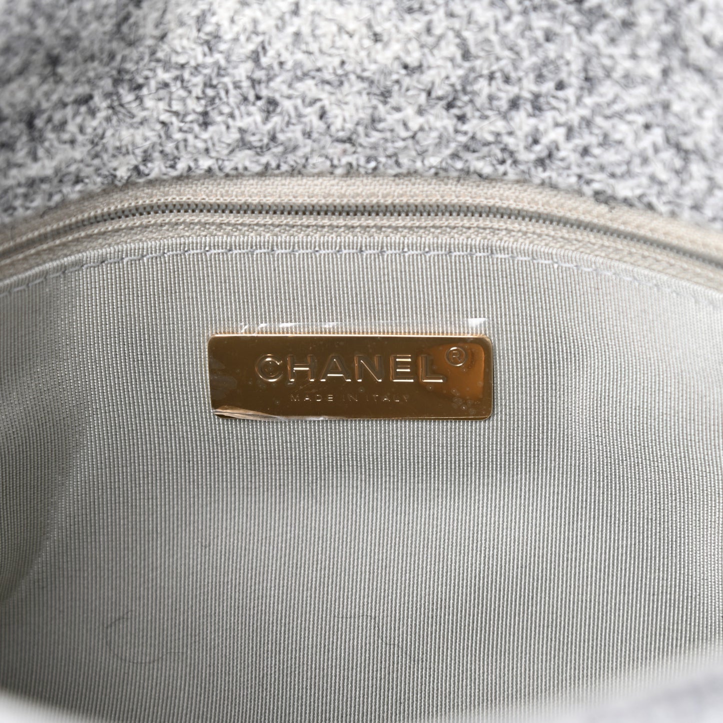 Tweed Quilted Medium Chanel 19 Flap Grey Ecru