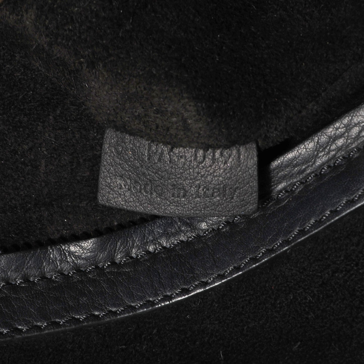 Supple Calfskin Medium Phantom Luggage Black