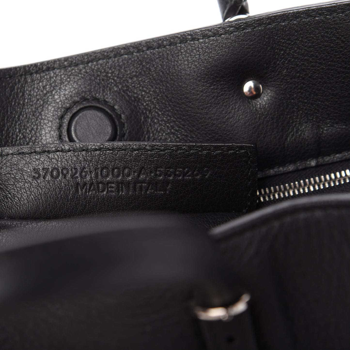 Veau Papier A6 Zip Around Tote Black