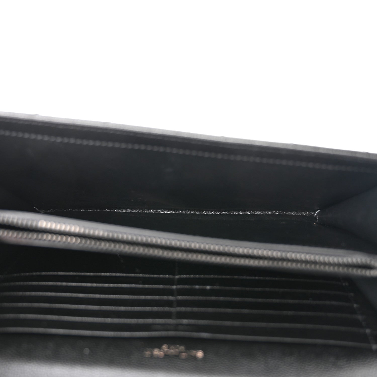 Saint Laurent Grain De Poudre Matelasse Chevron Monogram Monochrome Chain Wallet Black 4 of 11